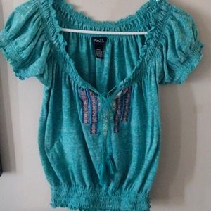 Rue21 beautiful green stretchy top